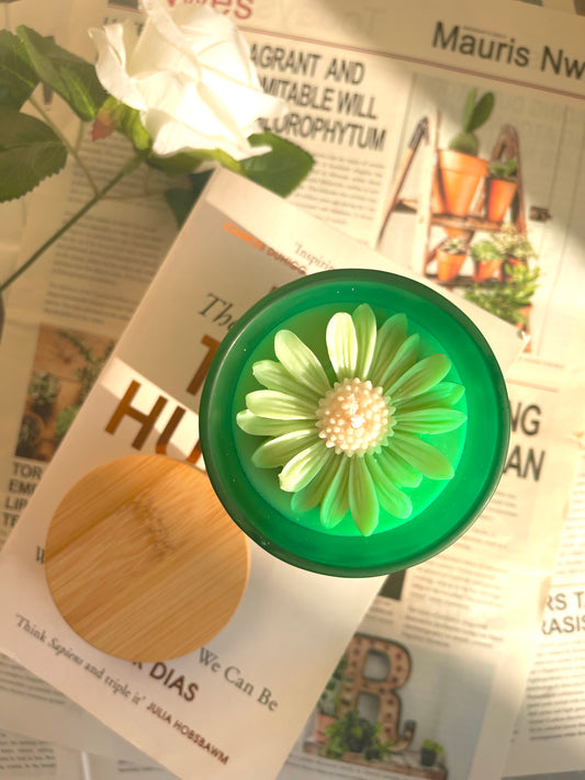 Lazy Daisy Candle